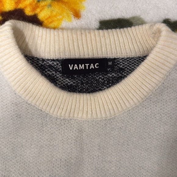 Skeleton Sweater size Medium - Picture 4 of 5